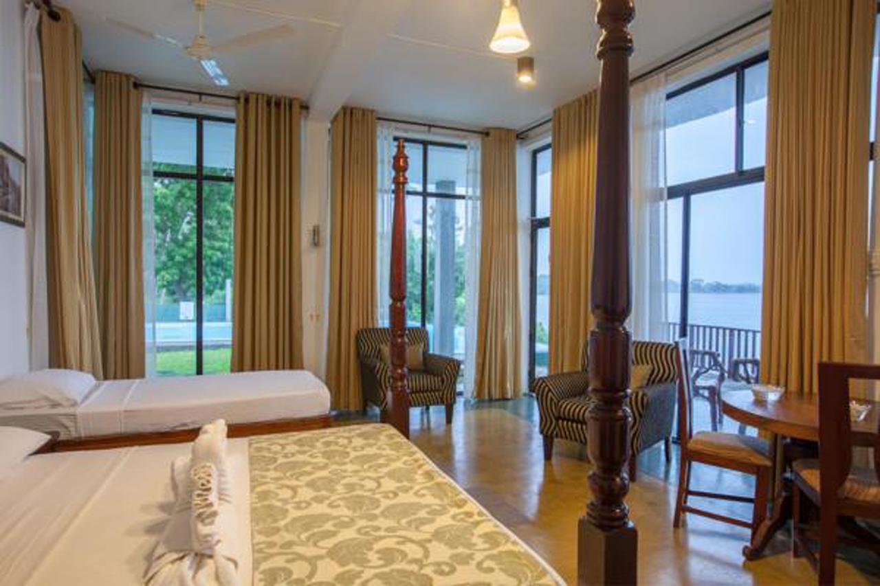 Oak Ray Lake Resort Tissamaharama Exterior photo