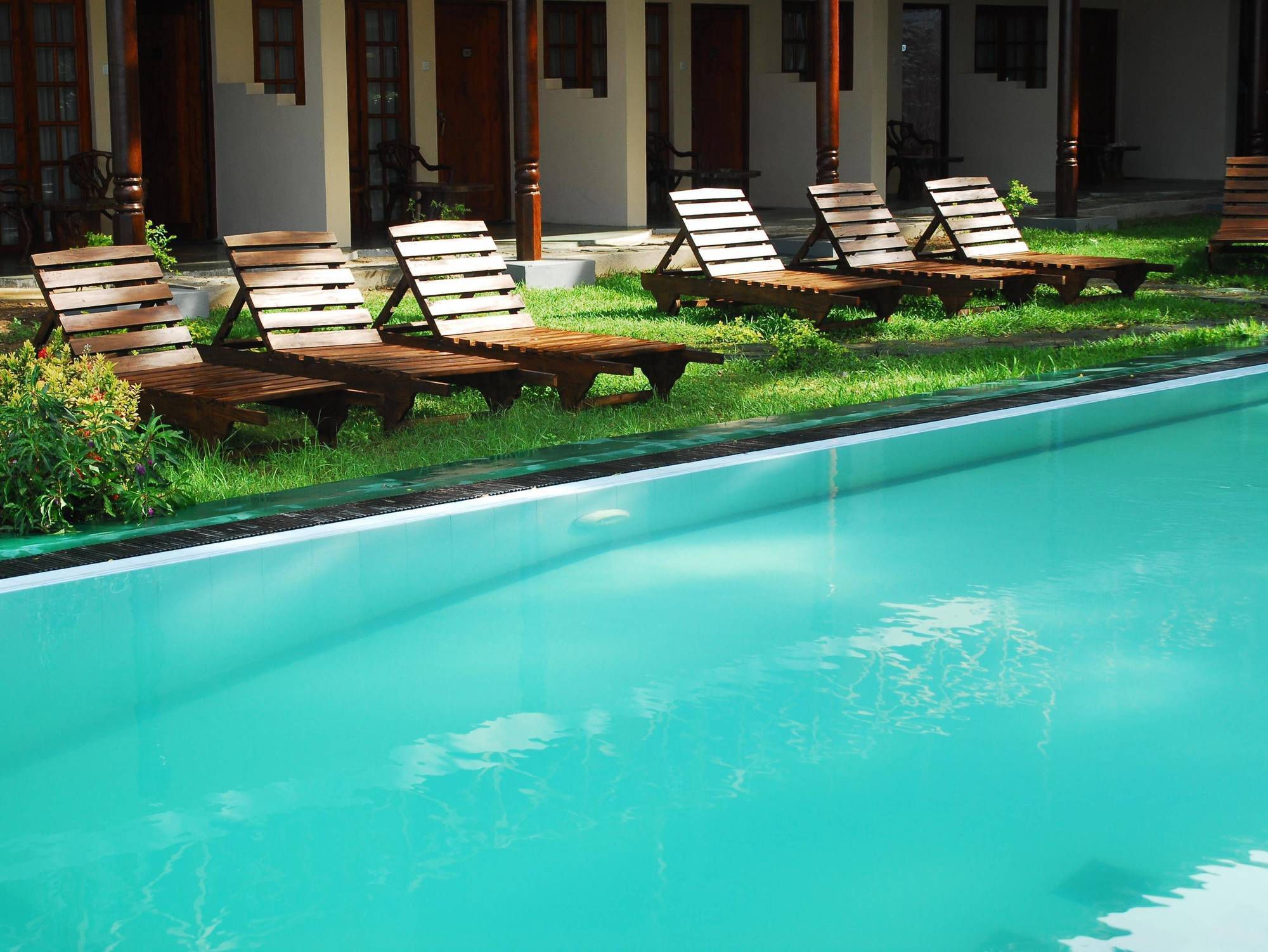 Oak Ray Lake Resort Tissamaharama Exterior photo